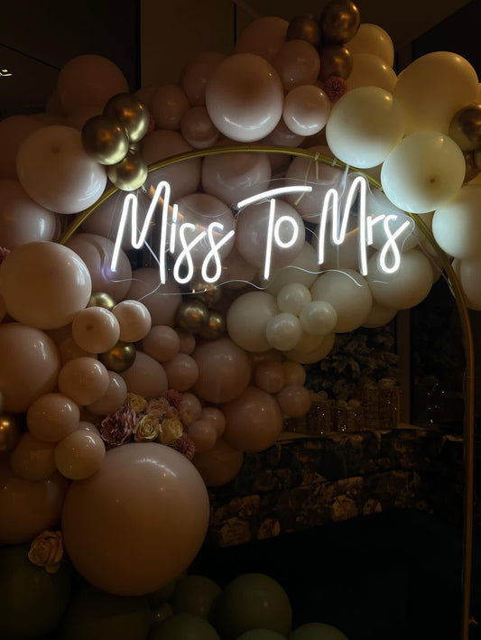 Miss To Mrs Neon Yazı Tabela